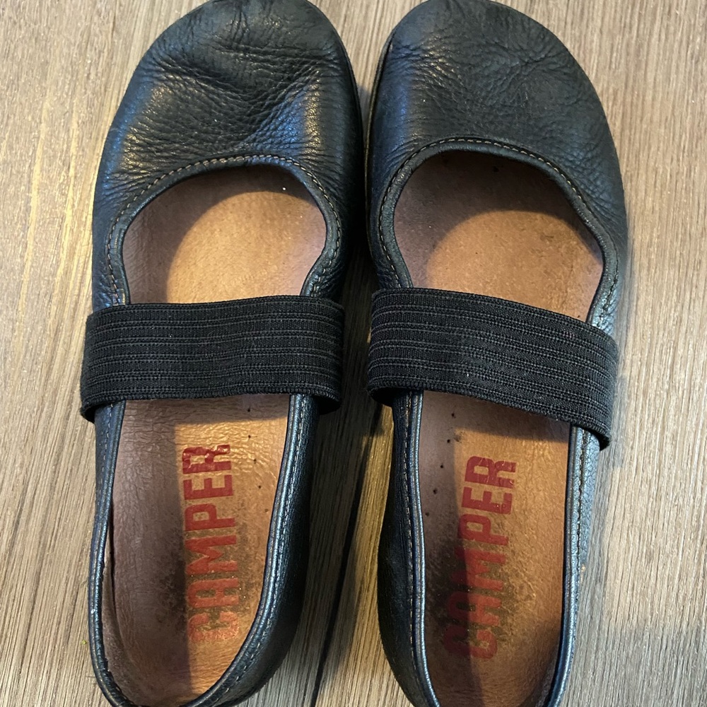 Black Camper ballerina flats